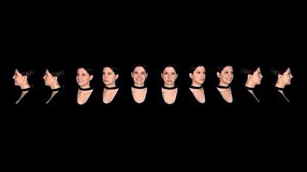 Varias mujeres mostrando diferentes expresiones faciales en un fondo negro, ideal para contenidos relacionados con salud oral, odontología y bienestar dental.